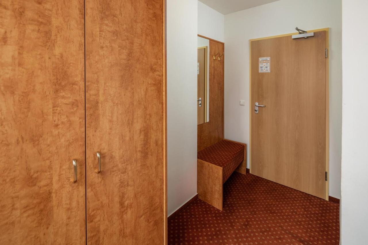 Academy Lodge Boardinghouse Hamburg-Harburg Buitenkant foto