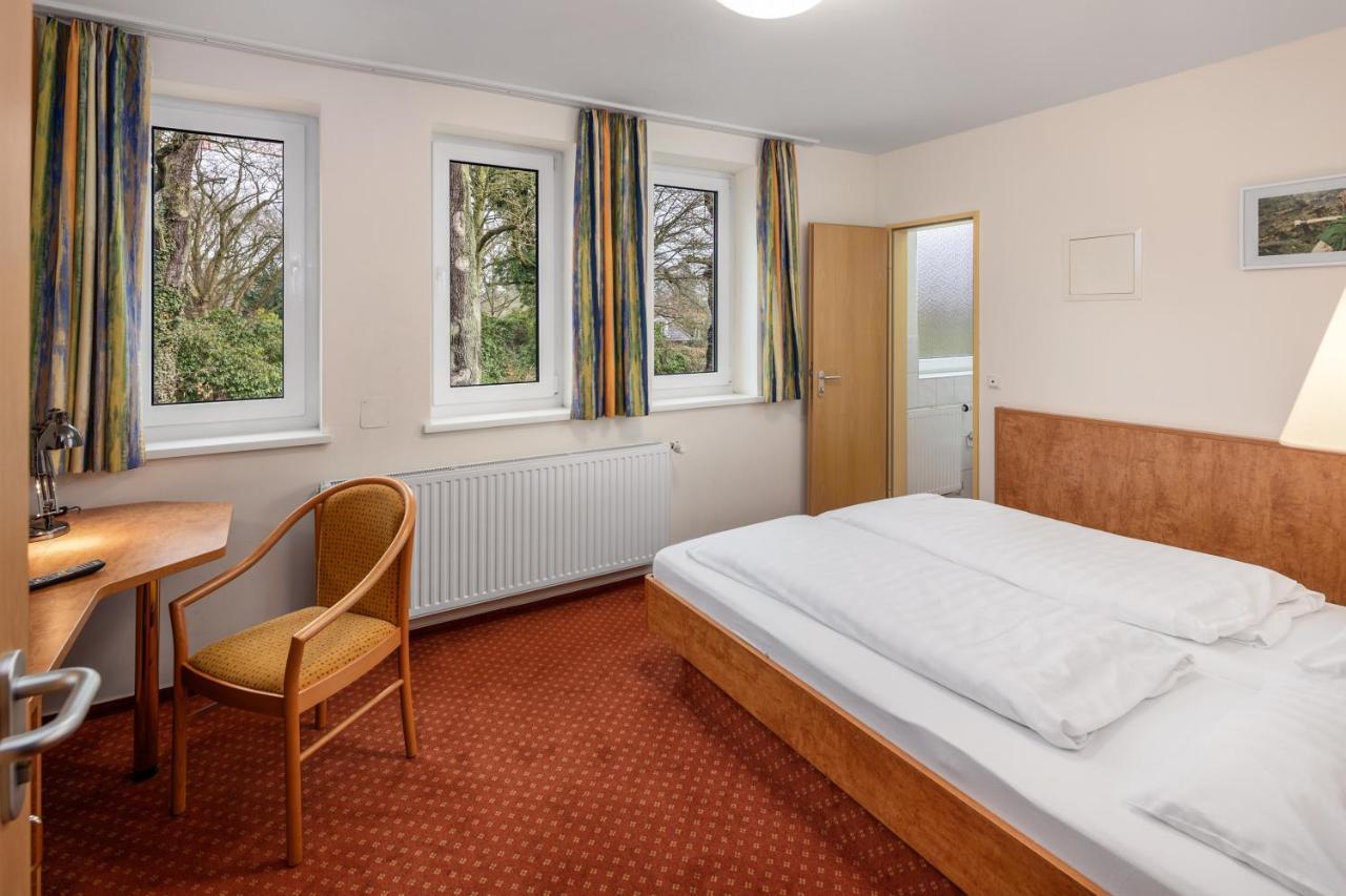 Academy Lodge Boardinghouse Hamburg-Harburg Buitenkant foto